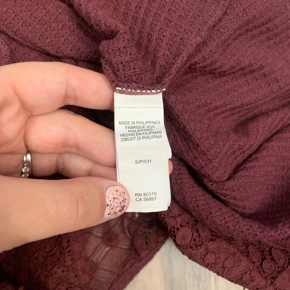 Lucky Brand Burgundy Lace-Trim Thermal Top Size Small - Picture 8 of 9